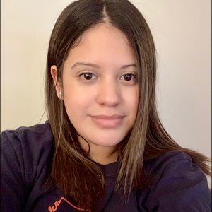 Meet your Posher, Raquel